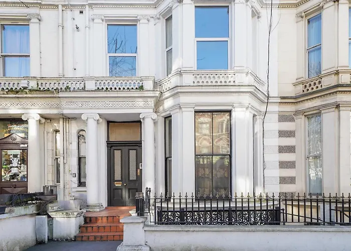 Hr2 - Charming 1-Bed Near Holland Park - By Short Stories London